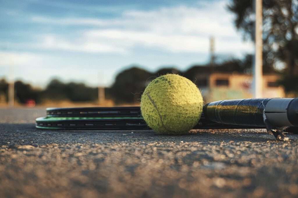 great britain: Top 10 shocking facts - tennis ball with racket